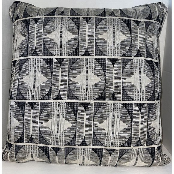 Throw Pillow Contemporary Grey White Black Geometric Zippered To Clean 20 X 20 - Picture 1 of 4